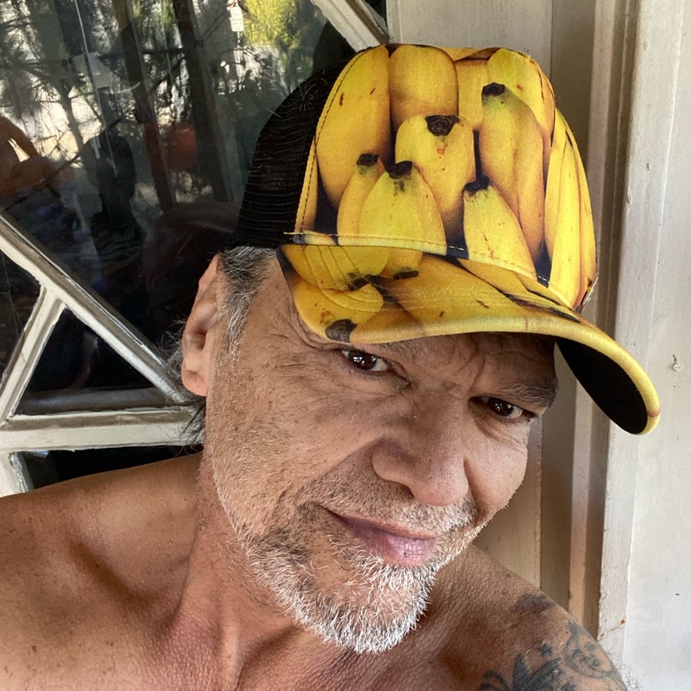 MR.SAN SAN banana cap